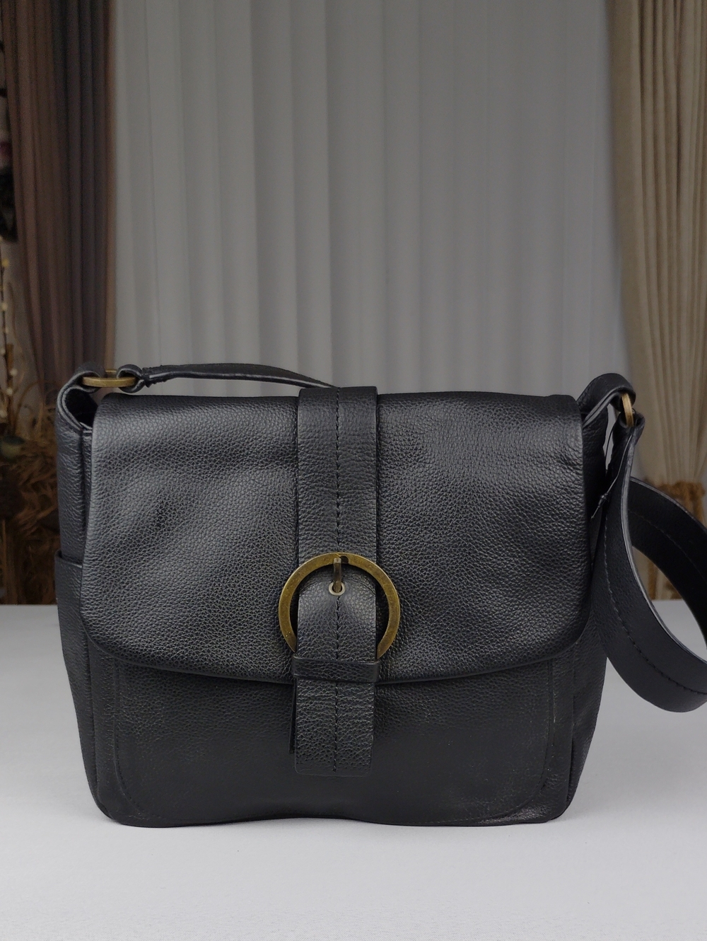Preston & York Genuine Leather Women's Shoulder Bag.